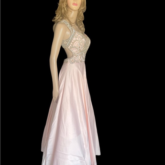 Aspeed Design - Embellished Sweetheart
Neckline Ballgown size XS - Picture 4 of 15